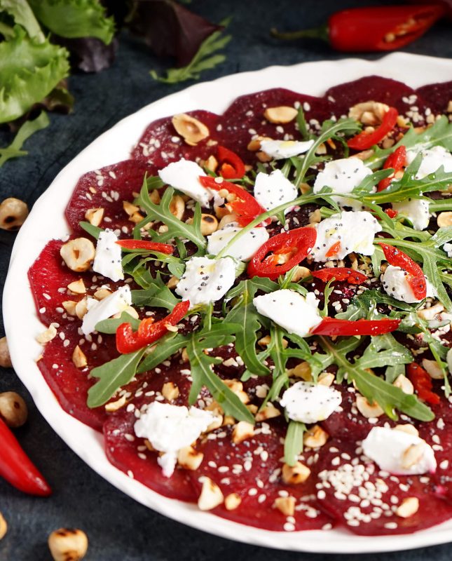 Burokėlių karpačio su ožkų sūriu, carpaccio