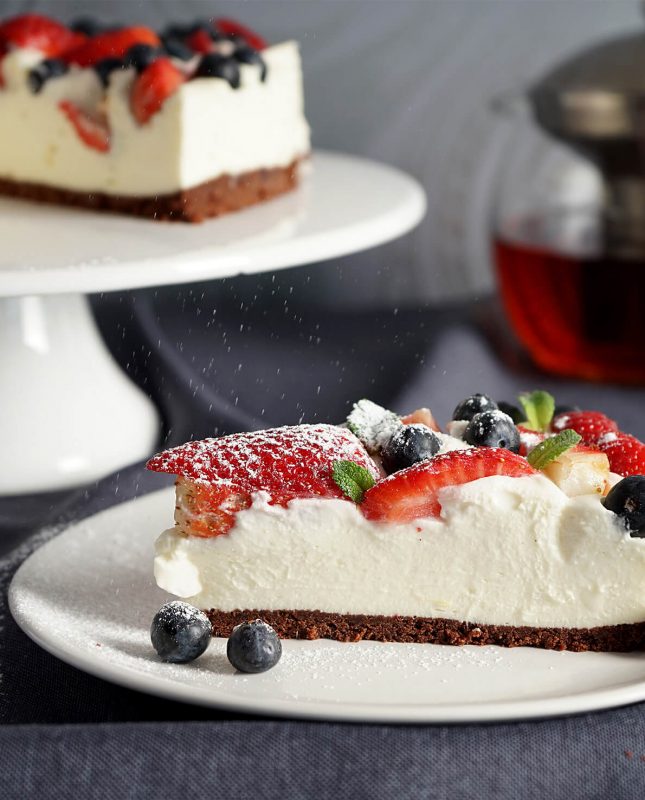 Mascarpone tortas su uogomis